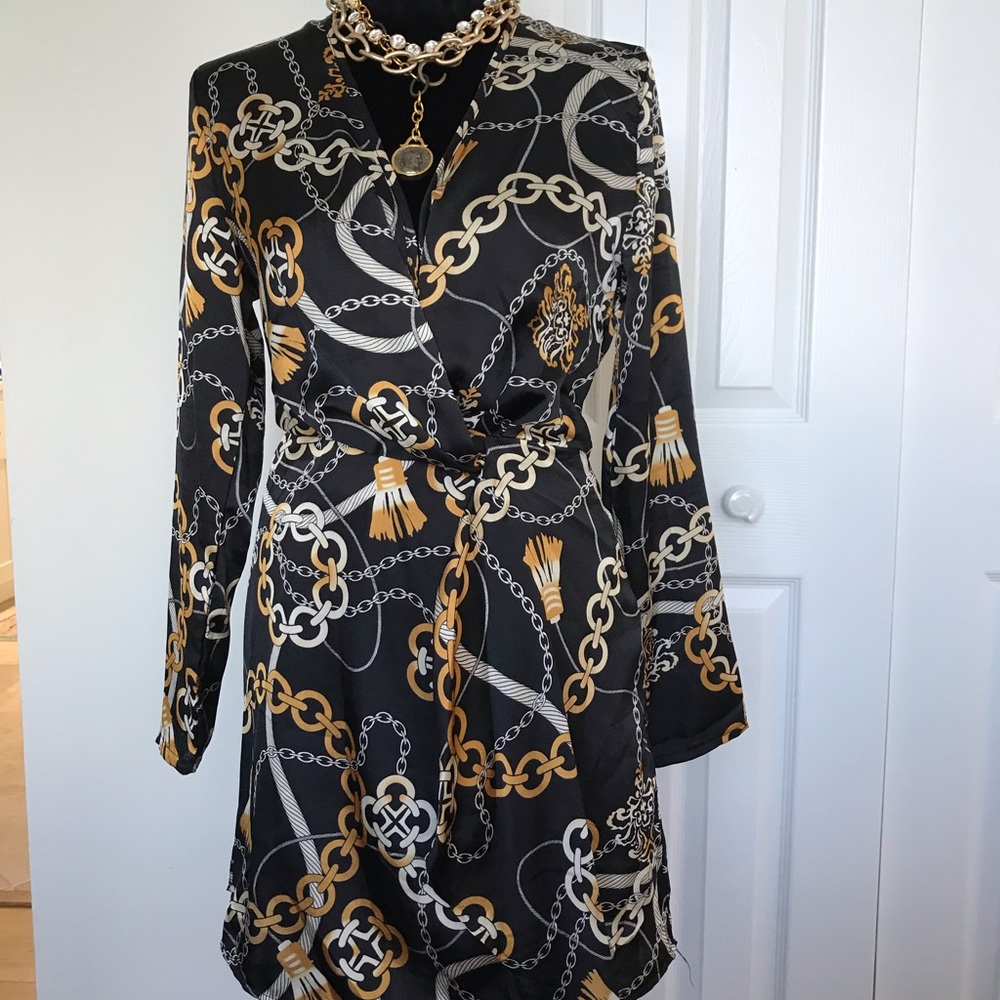 Black Chain-Print Wrap Midi Dress - Picture 11 of 13